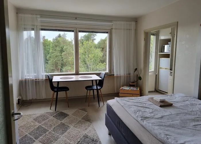 6. Kerroksen Yksioe Laehellae Matkakeskusta.